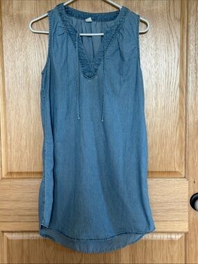 Old Navy Light Blue Chambray Top